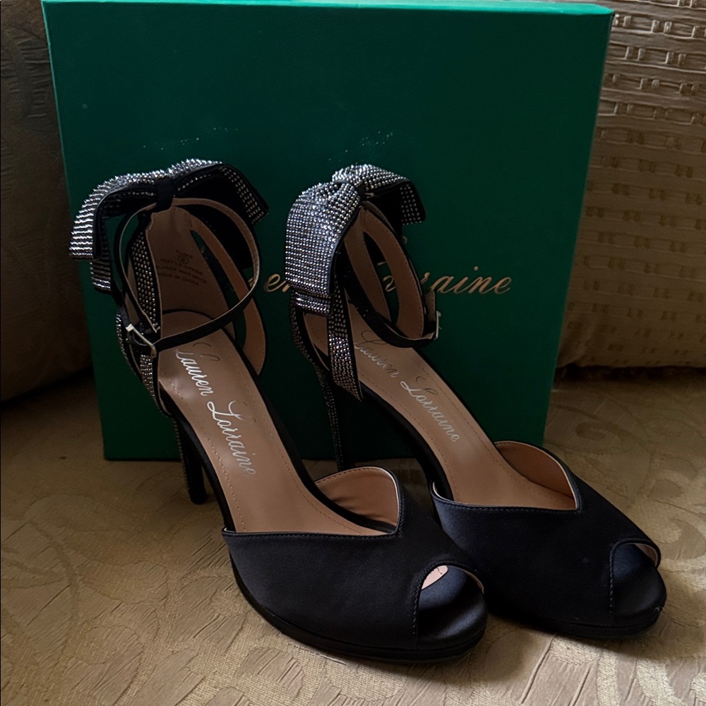 LAUREN LORRAINE FLING BLACK SATIN RHINESTONES HEELS SHOES W/BOX WOMENS SIZE 8